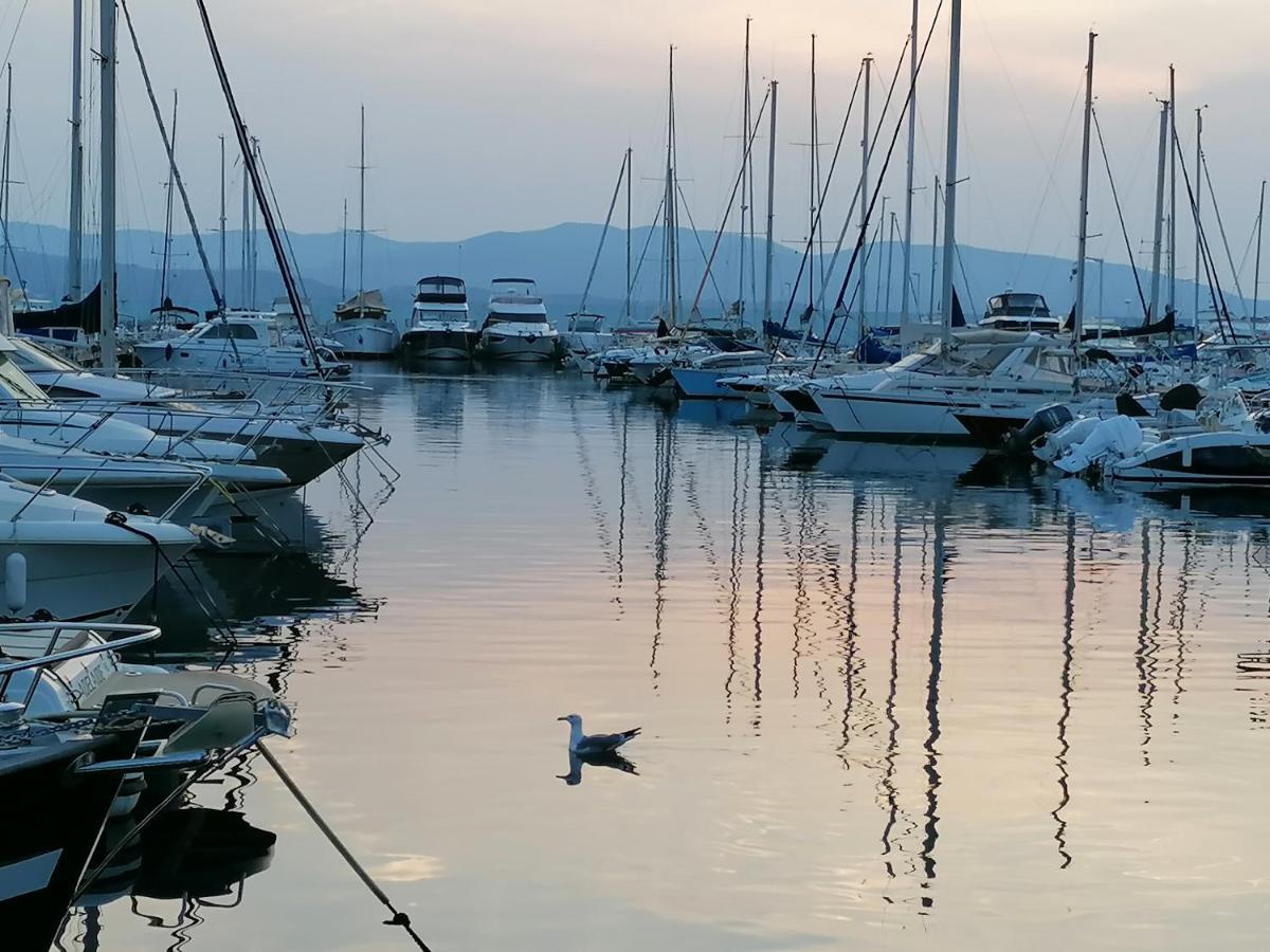 Отель Voilier De Charme A Quai Сен-Рафаэль Экстерьер фото